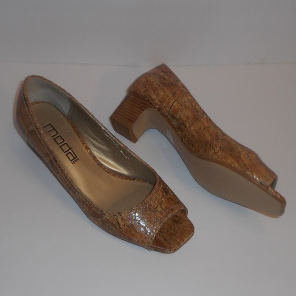 Moda spana heels NWOT